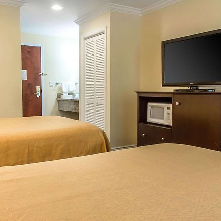 Quality Inn Near Mountain Creek Vernon Exterior foto